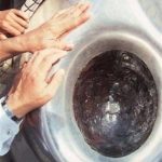 حجرالاسود چند بار و توسط چه کسانی نصب شد؟