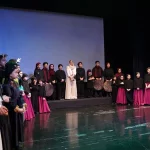 هنرمندان به تماشای «سیمرغ‌نامه» نشستند/ نگاهی به اجرای دو شب نخست