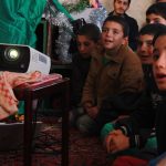 داستان مردی که با اکران سیار زندگی کودکان روستا را رنگی کرد