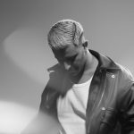 دانلود آهنگ علی حسینی گلم بعد تو خونمونم شده مثل یه زندون که قفله دراش