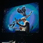 آریا عظیمی‌نژاد، «عشق در گذر دوران» را در پاریس روی صحنه برد