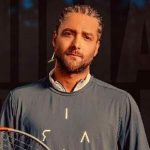 دانلود اهنگ امیر مقاره بالتو باز کن رو آغوش من این بار فرشته